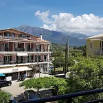 Apart-hotel Grand Nefeli 4*