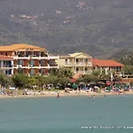 מלון דירות Grand Nefeli ואסיליקי