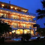 מלון דירות Grand Nefeli 4*
