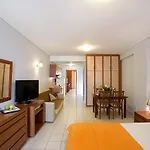 Grand Nefeli מלון דירות ואסיליקי