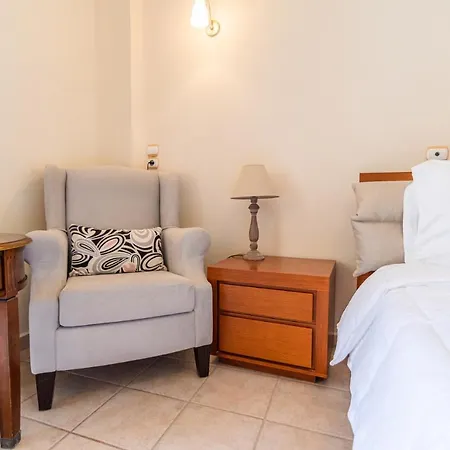 Grand Nefeli アパートホテル