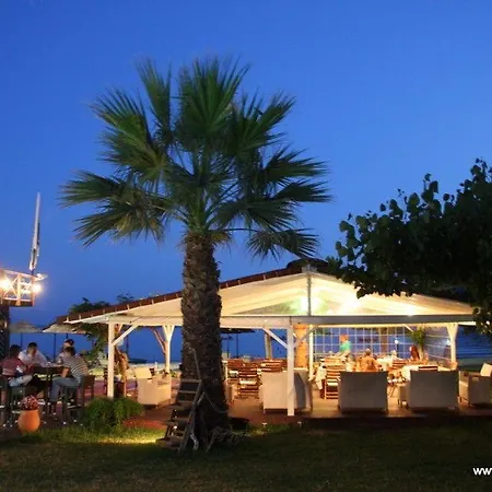 アパートホテル Grand Nefeli ヴァシリキ