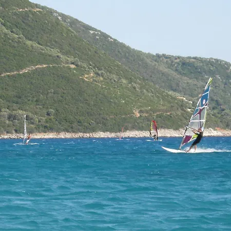 アパートホテル Grand Nefeli ヴァシリキ