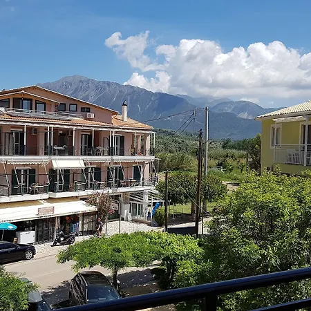 Hotel de apartamente Grand Nefeli 4*