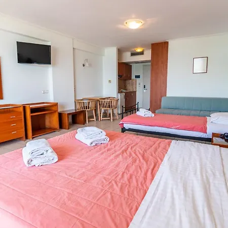 Grand Nefeli Apartmanhotel Vaszilikí