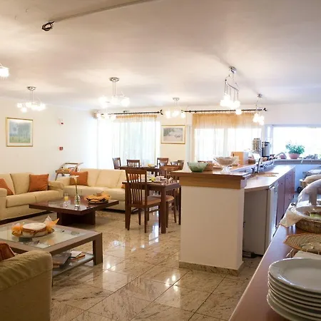 Grand Nefeli Aparthotel