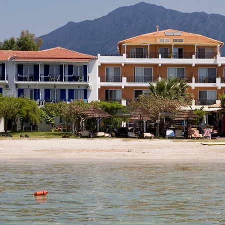 Hotel de apartamente Grand Nefeli Vasiliki