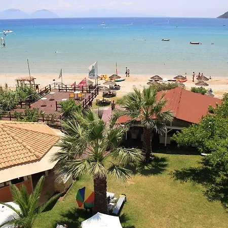 Hotel de apartamente Grand Nefeli Vasiliki