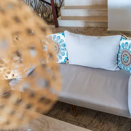 Hotel de apartamente Grand Nefeli Vasiliki