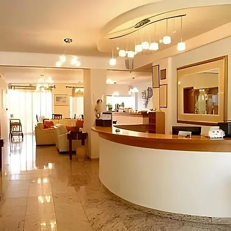 Hotel apartamentowy Grand Nefeli 4*