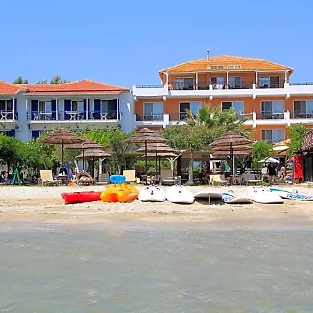 Ξενοδοχείο με διαμερίσματα Grand Nefeli 4*