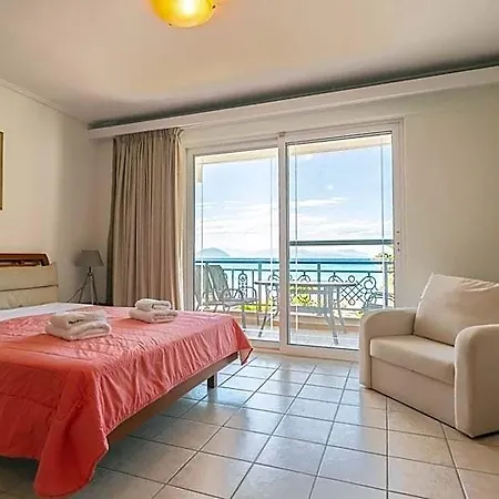 Grand Nefeli Ξενοδοχείο με διαμερίσματα 4*