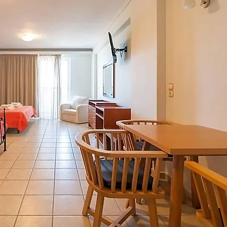 Grand Nefeli Aparthotel