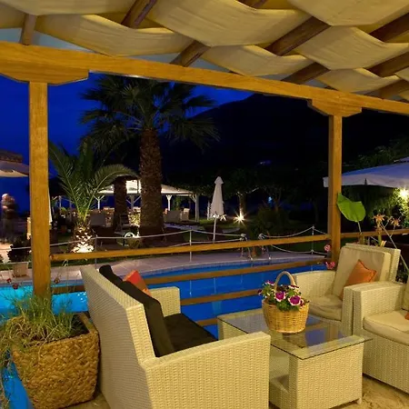 Grand Nefeli Apartmanhotel