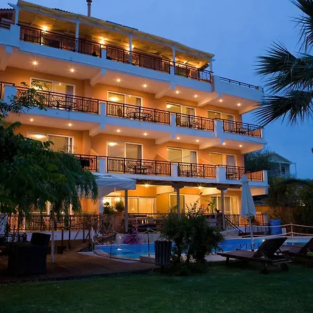 Grand Nefeli Aparthotel 4*