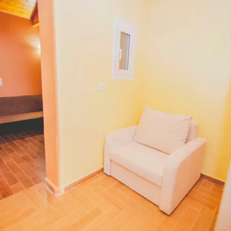 Hotel apartamentowy Grand Nefeli Vasiliki