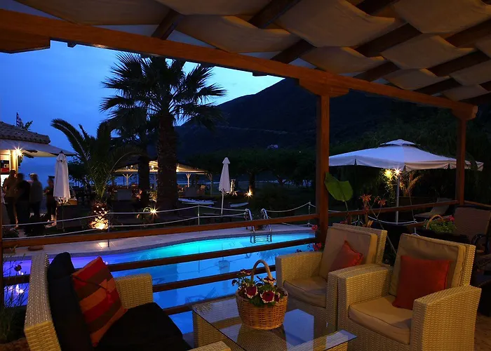 Hotel de apartamente Grand Nefeli Vasiliki